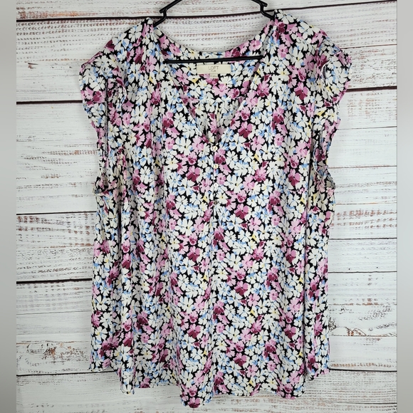 LOFT Tops - Loft Plus Multicolored Flowers Cap Sleeve V-Neck Blouse Size 22